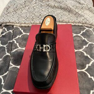 MENS SALVATORE FERRAGAMO MASTER LOAFER- SIZE 8.5EE IN BLACK